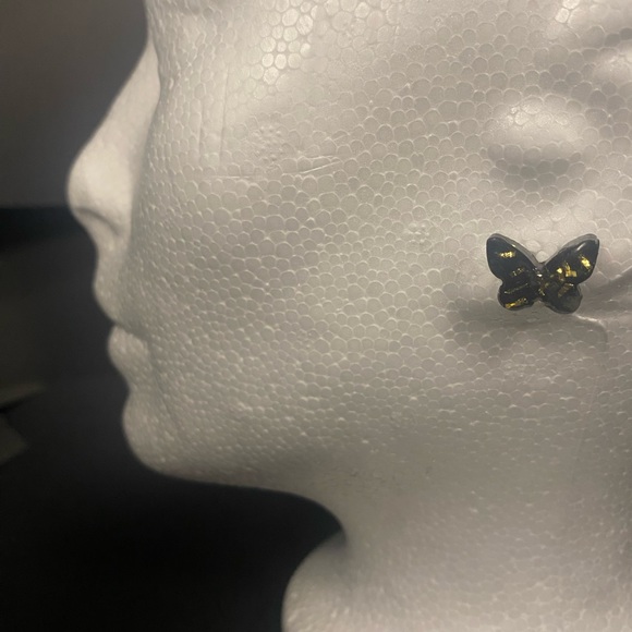 Butterfly post earring - Picture 1 of 3